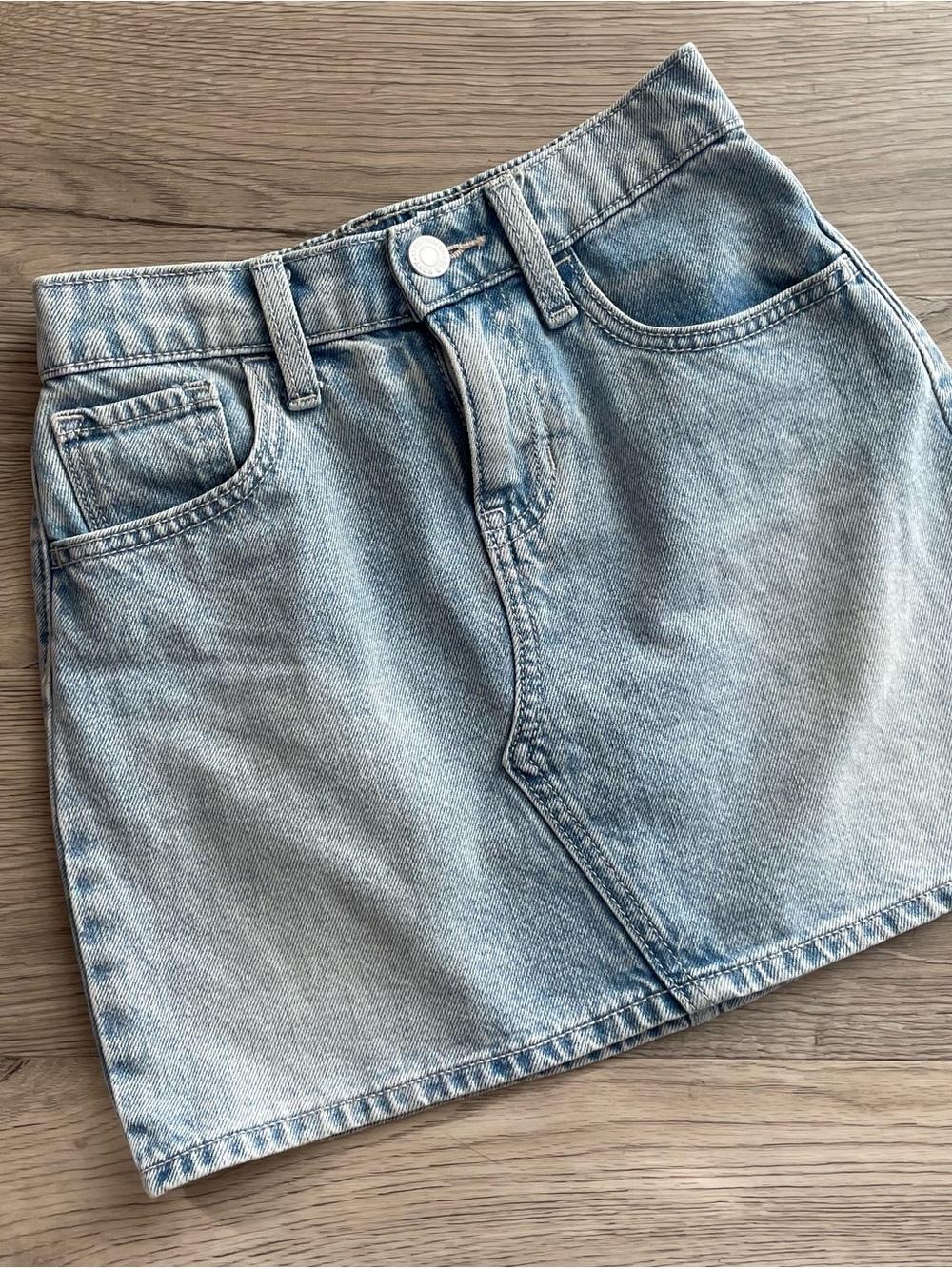 Old Navy | Classic Casual | Light Wash Denim Skirt for Girls | M (8)